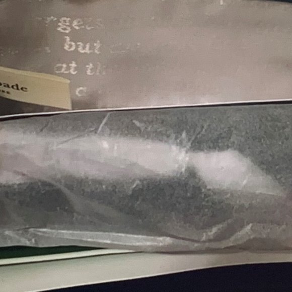 NEW Kate Spade Leather Zip Around Wallet from the Rose Collection - Picture 3 of 3